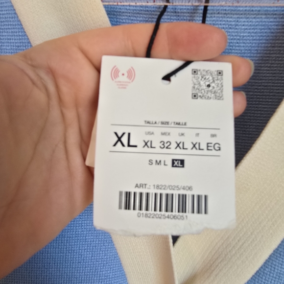 ZARA New Blue Short Sleeve Smooth Knit Gold Crest Button Lady Cardigan SZ XL - Picture 10 of 12